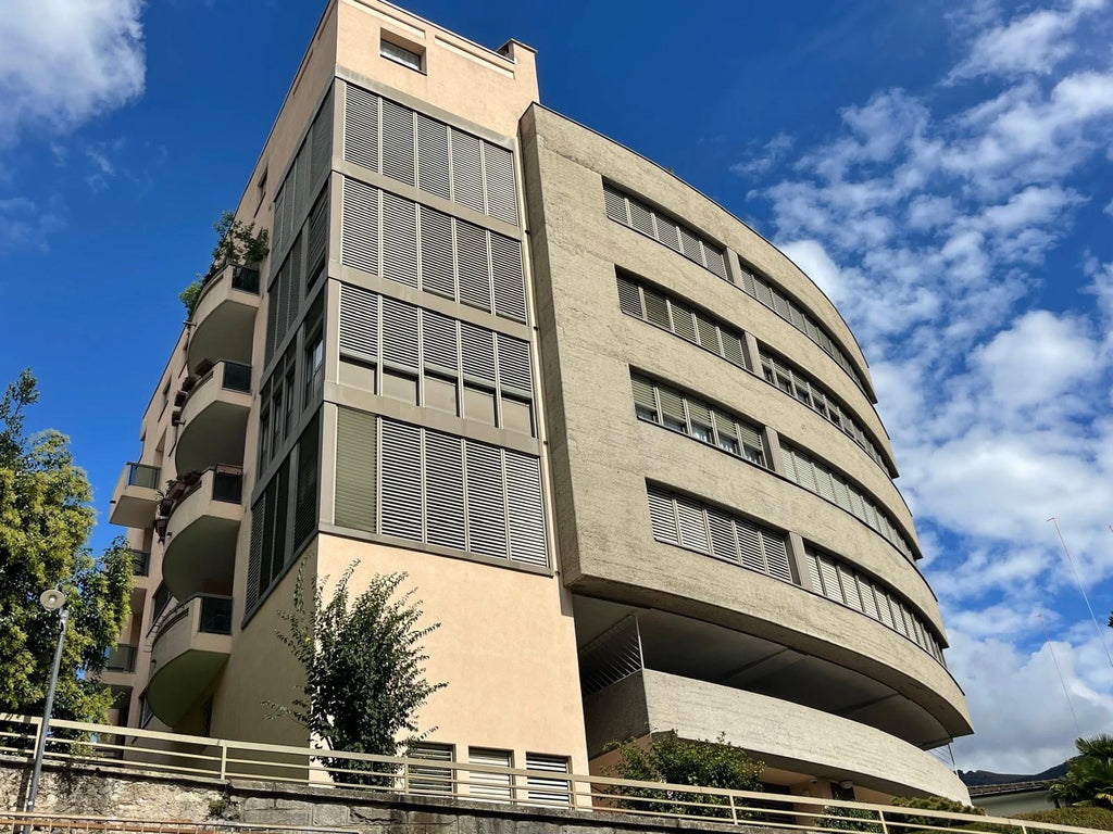 Luminoso 4.5 locali con balcone a ampia vista in zona centrale